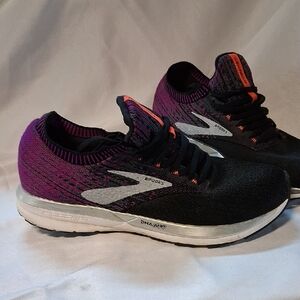 Womens Brooks Ricochet Running Shoes Purple & Black Sz. 11